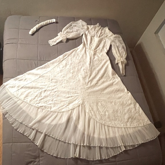 Gunne Sax Style Handmade Wedding Dress. - Picture 3 of 15